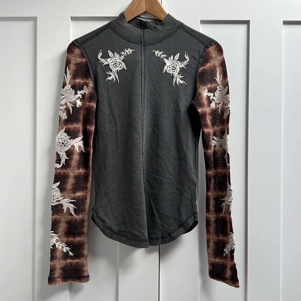NWT We The Free Rose Kiss Tee - S - Picture 4 of 6